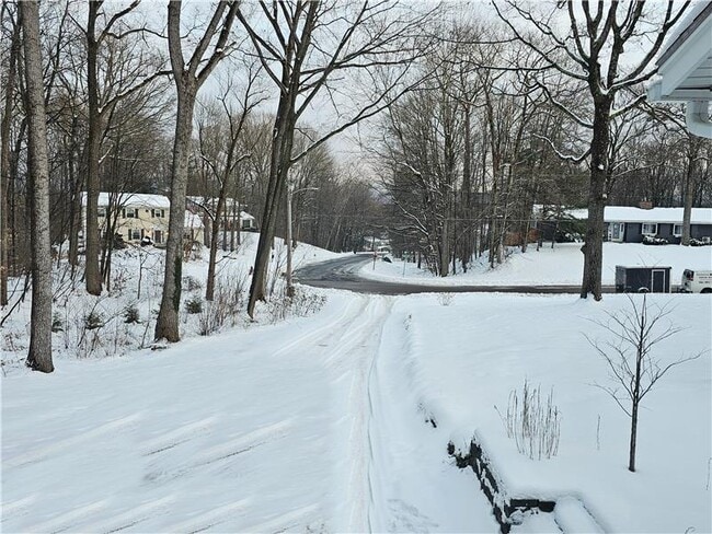 Building Photo - 19 Rustic Dr