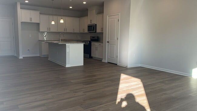 Building Photo - 2919 Denson Rd