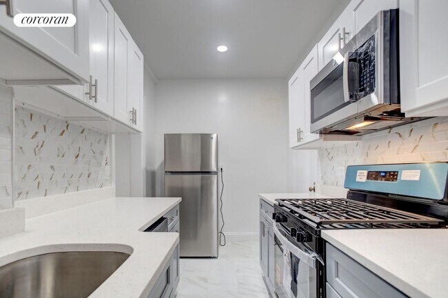 Building Photo - 315 W 102nd St