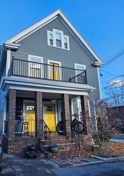 Primary Photo - 1 Laurel St