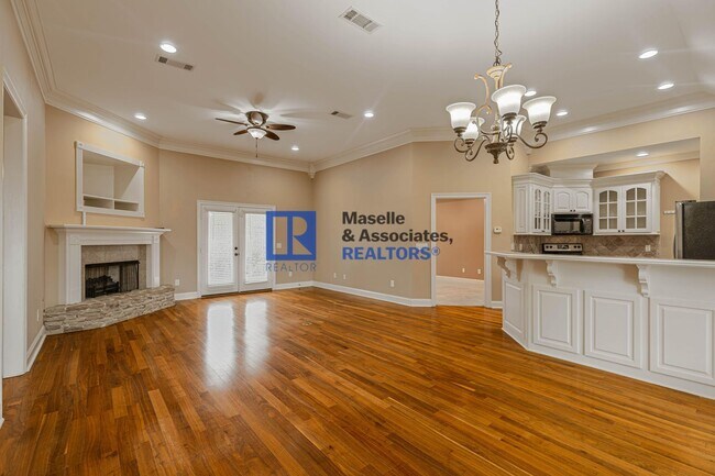 Building Photo - 403 Evian Way