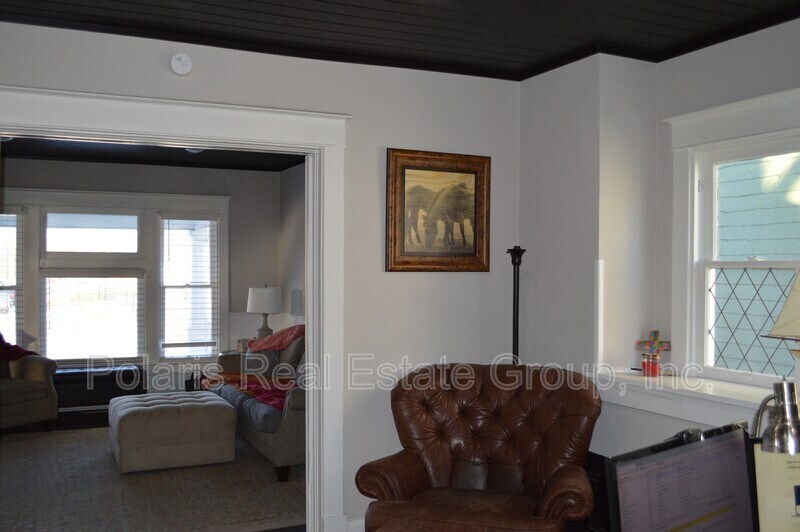 Building Photo - 931 E Raymond St