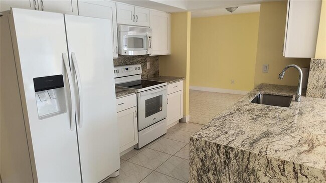 Building Photo - 3005 Gulf Blvd