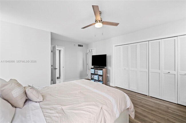 Building Photo - 2661 S Course Dr