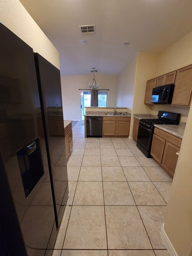 Building Photo - 8123 W Making Memories Pl