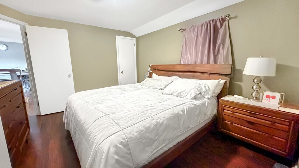 Building Photo - 154 Charlton Ave