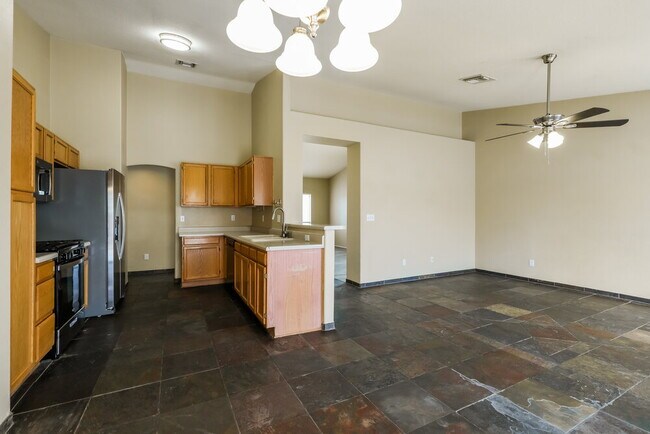 Building Photo - 7519 W Summer Sky Dr