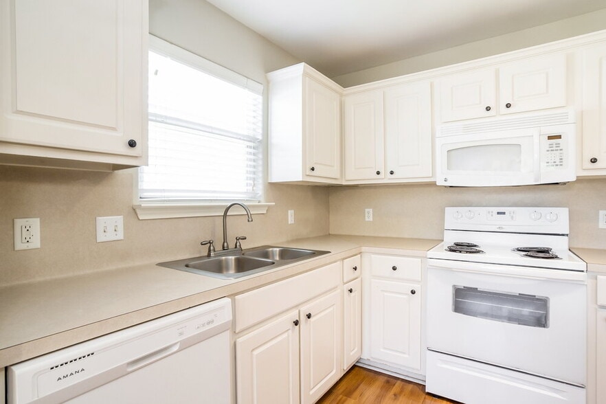 Building Photo - 4719 San Antonio River Dr