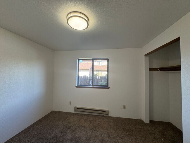 Building Photo - 1105 S 34th Ave