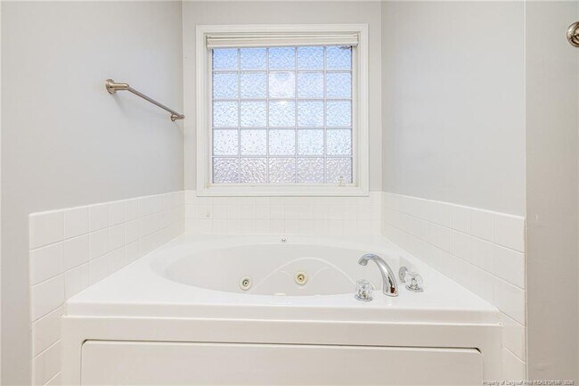 Building Photo - 3320 Benson Pl