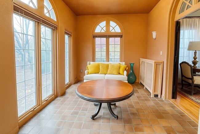 Building Photo - 177 Springfield St