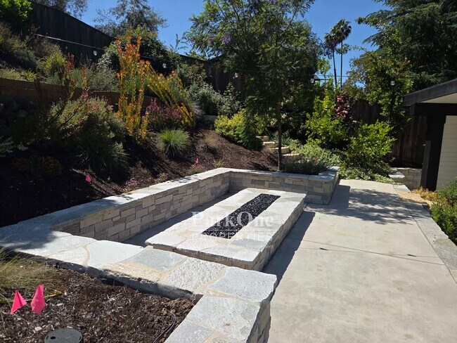 Building Photo - Amazing one of a kind home in the Heart of Walnut Creek