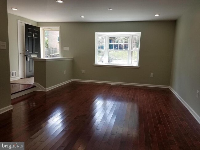 Building Photo - 5551 Winford Ct