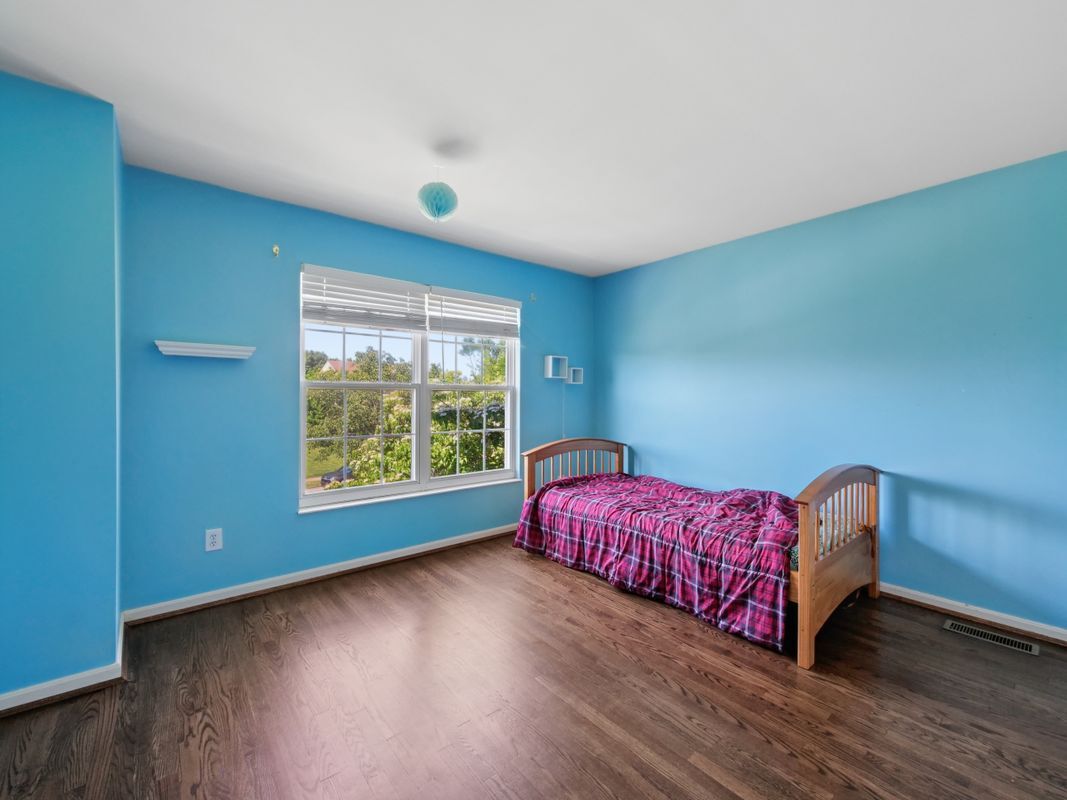 Building Photo - 7879 Yellowwood Dr