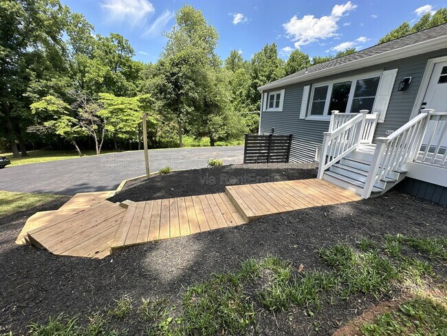 Building Photo - 12317 Metlock Rd