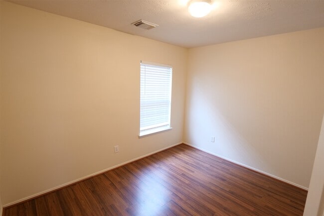 Building Photo - 2802 Harte Ct