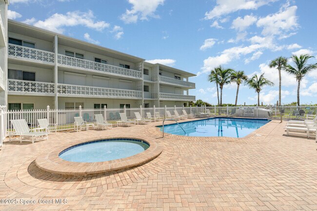 Building Photo - 4800 Ocean Beach Blvd