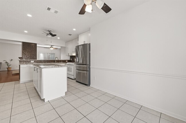 Building Photo - 1506 Apple Park Dr