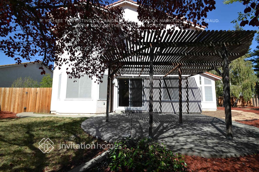 Building Photo - 117 Pau Ct