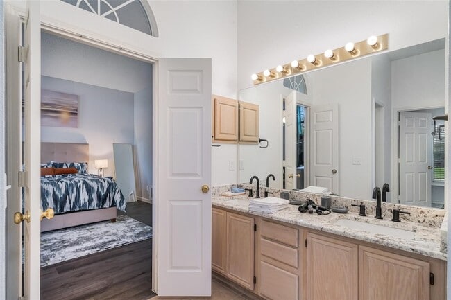 Building Photo - 10217 Napa Valley Dr