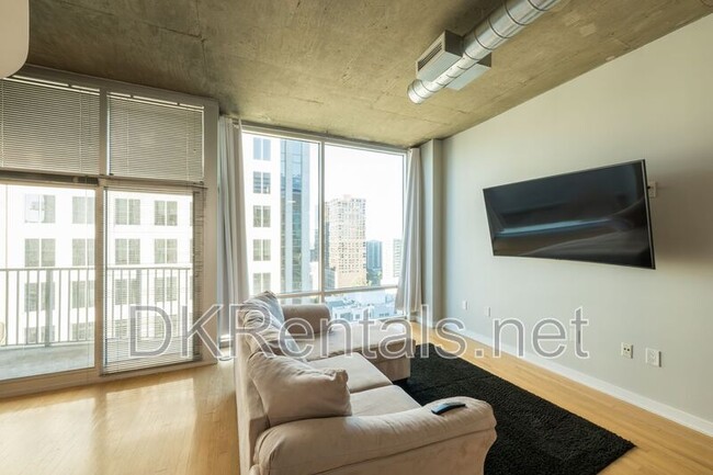 Building Photo - 943 Peachtree St NE