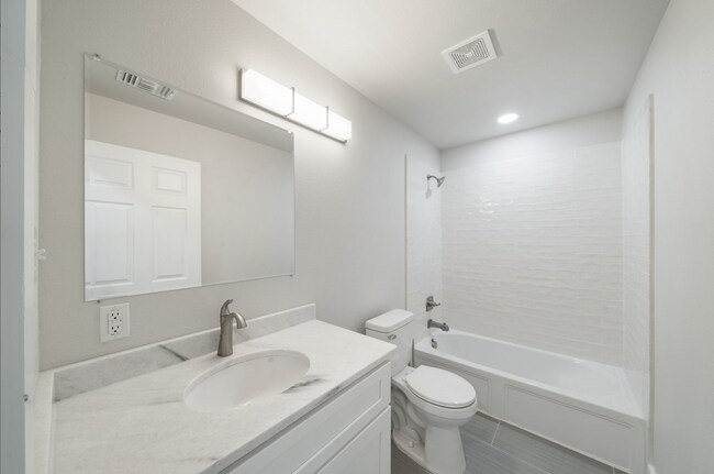 Building Photo - Beautiful newly remodeled 3 bd | 2 ba Available NOW! Located 10 min from Alamo Quarry!