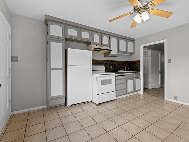 Building Photo - 106 N Mountain Rd