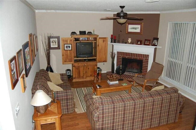 Building Photo - 2802 Sunbird Dr