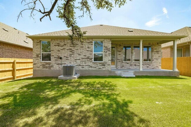 Building Photo - 2309 Magnolia Hl Dr