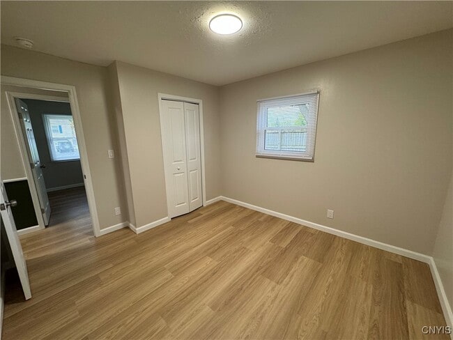 Building Photo - 304 Birchwood Blvd