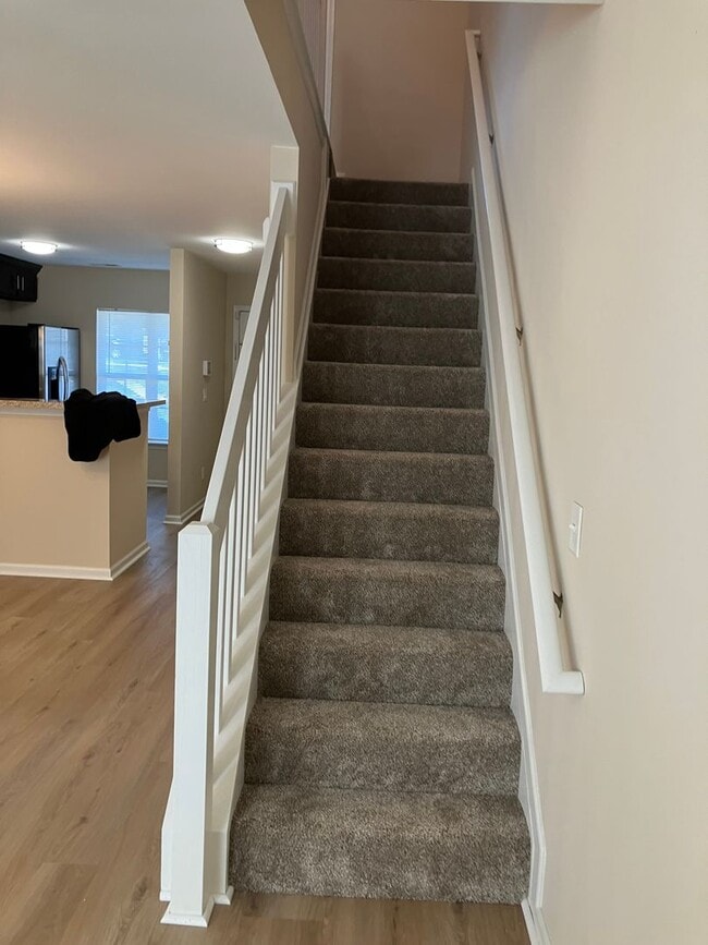Building Photo - Robyns Glen townhome