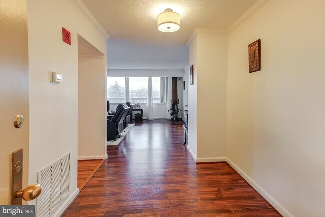Building Photo - 3713 S George Mason Dr