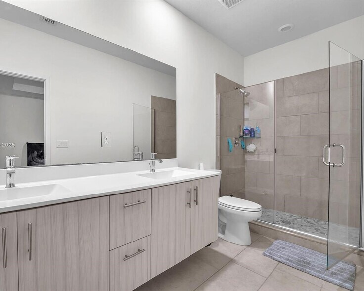 Building Photo - 15850 NW 91st Ct
