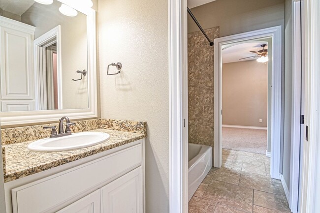 Building Photo - 4304 Saltillo Ct