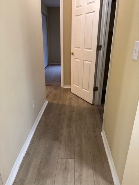 Building Photo - 633 Oakhurst Dr