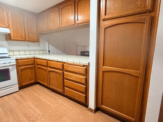 Building Photo - 3+2 with garage