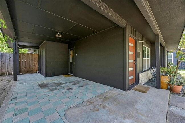 Building Photo - 8415 Bowling Green Dr