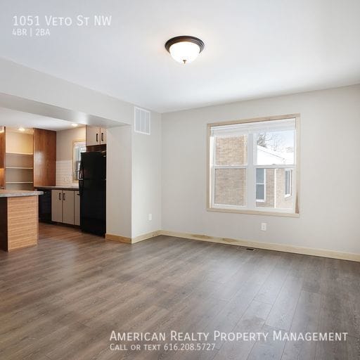 Building Photo - 1051 Veto St NW