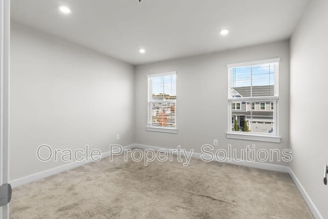 Building Photo - 2305 Wadlow Ln