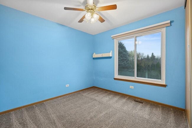 Building Photo - 145 Knightsbridge Dr