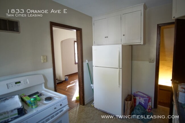 Building Photo - Freshly updated 2 bedroom 1 bath