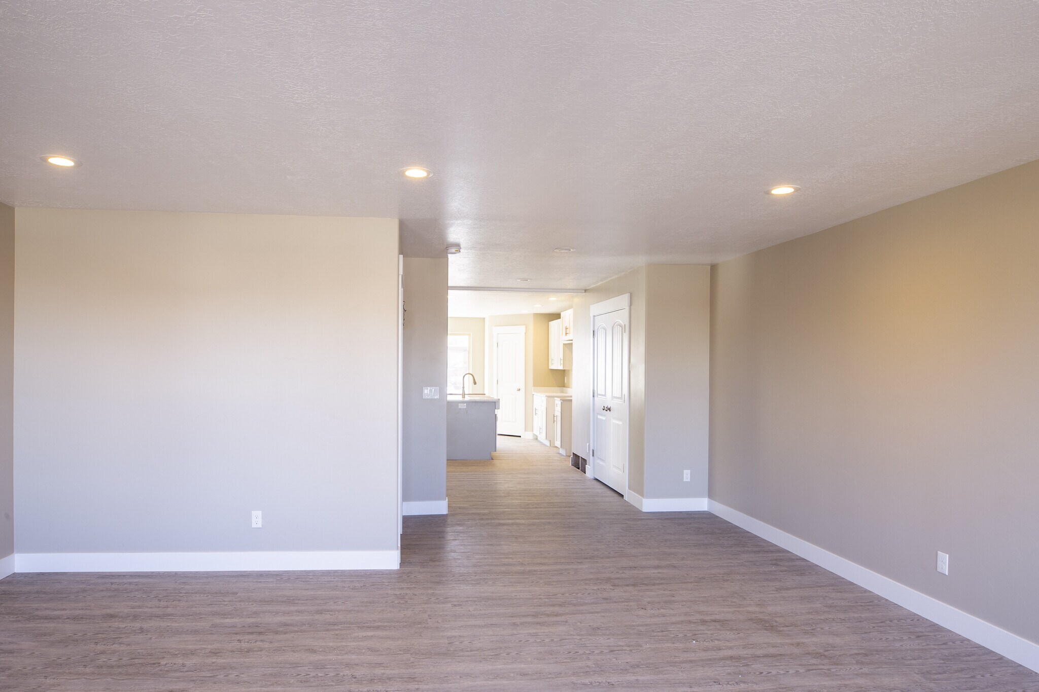 Building Photo - 299 N 200 W