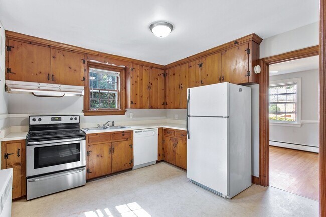 Building Photo - 2 BR, 1.5 BA, Basement, Granite Hills Area
