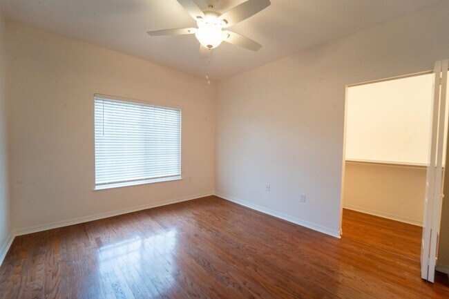Building Photo - 550 Florida Club Blvd