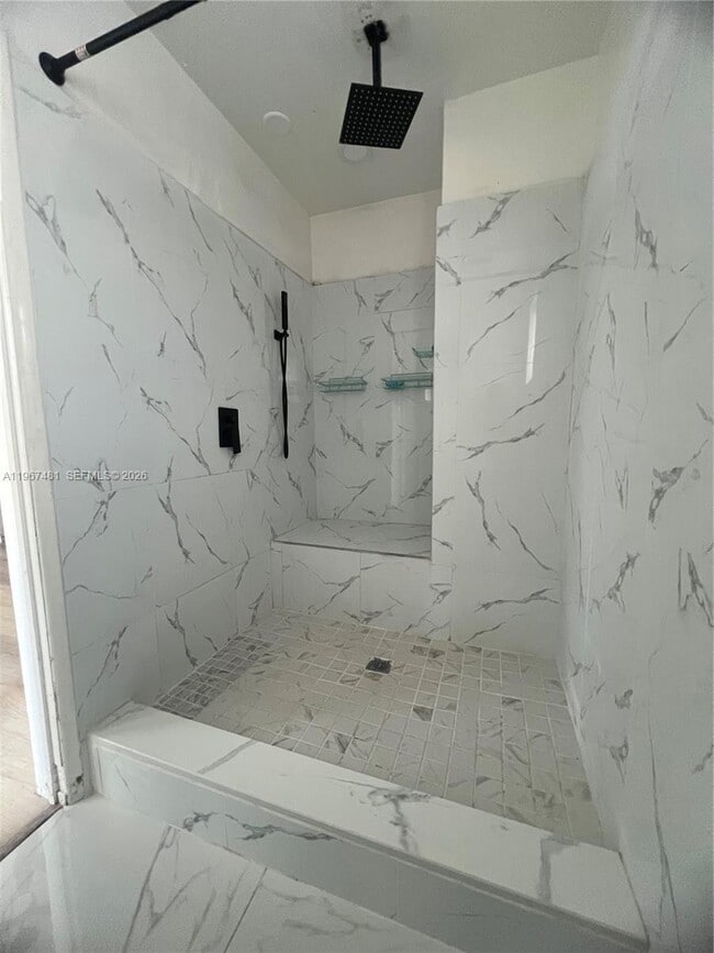 Building Photo - 1711 Thomas St