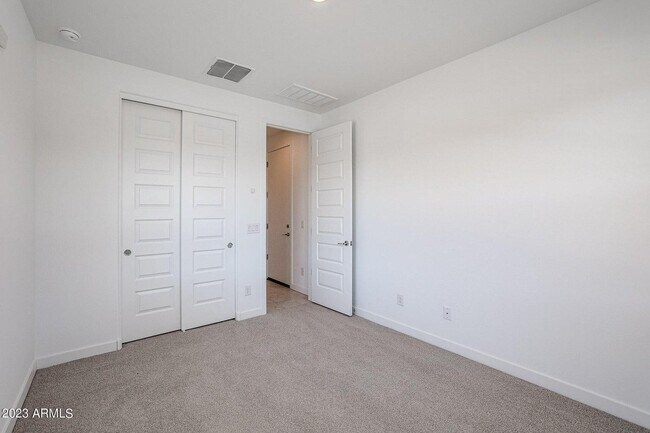 Building Photo - 16554 W Questa Dr
