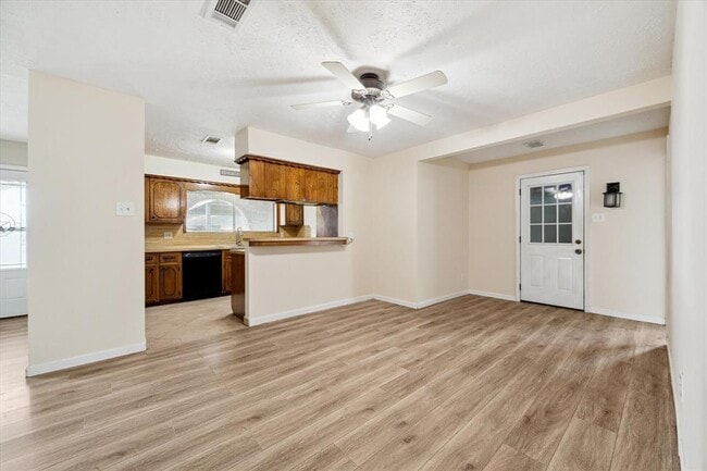 Building Photo - 4225 Fairwood St