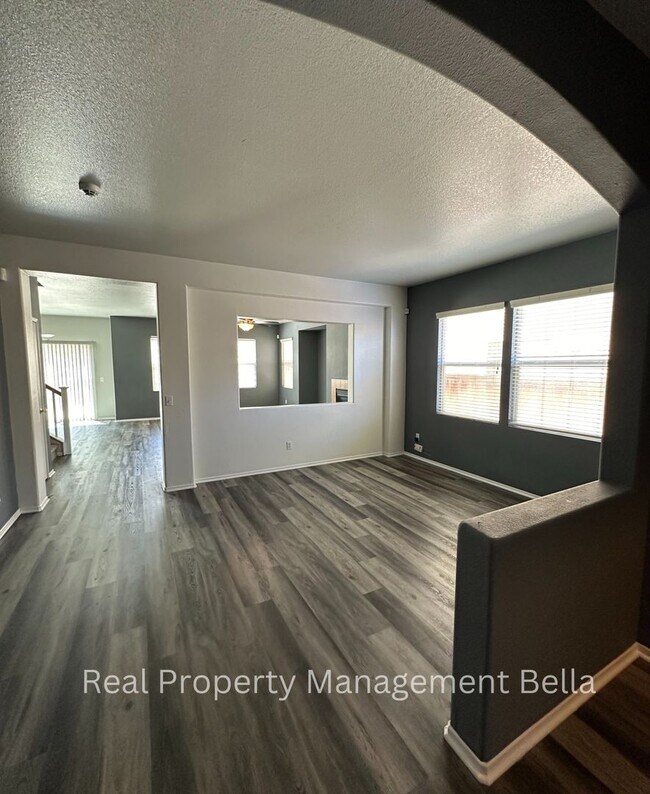 Building Photo - 3 Bed 3 Bath Perris Home w/ Office Space & Community Pool