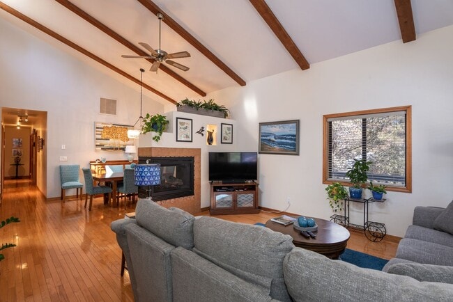 Building Photo - Four Bedroom in the Pines of Prescott