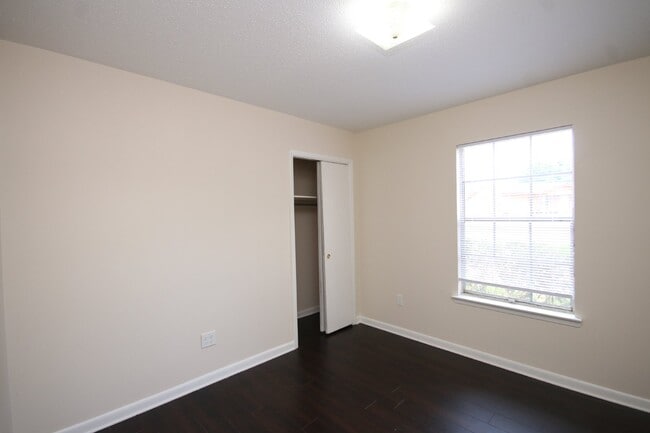 Building Photo - 4/2 Brick Home in Northeast Pensacola for ...